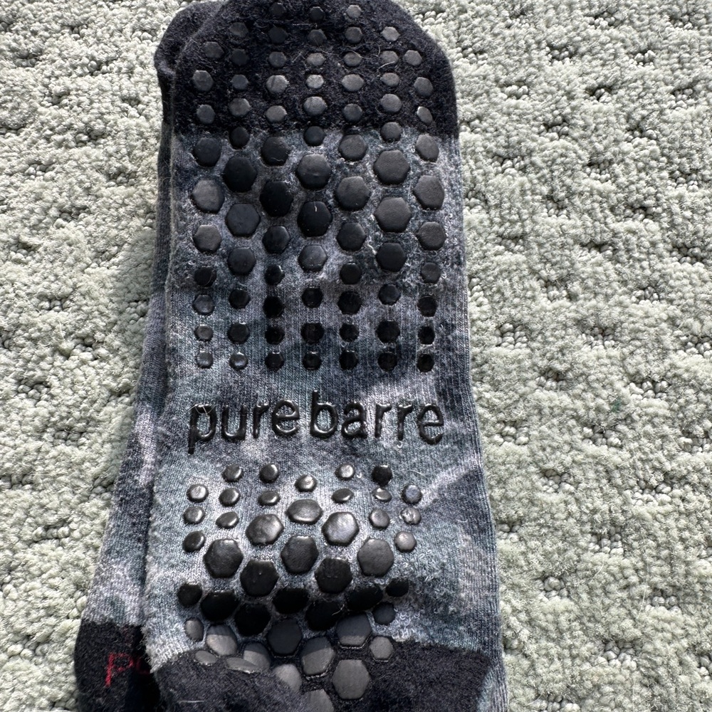 Pure Barre 4 Pairs Sticky Grip Ankle Socks M/L - Picture 6 of 9